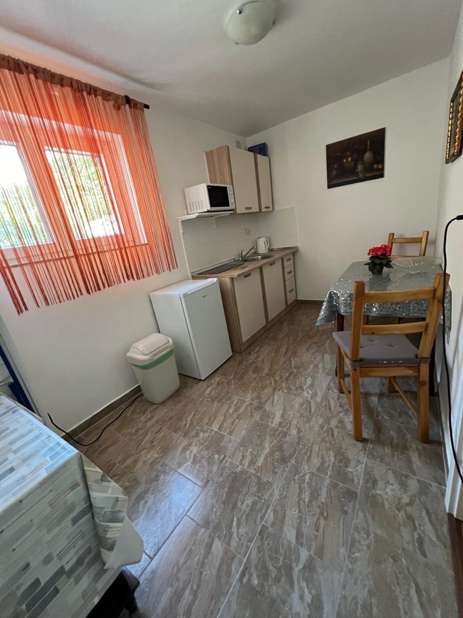 Apartments Ferguson Ядраново Екстериор снимка